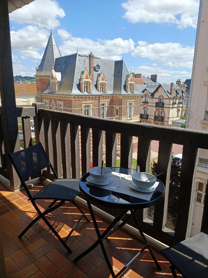 Grand Studio Hyper Centre Avec Balcon Tout Refait Mars 2025 Deauville Eksteriør bilde