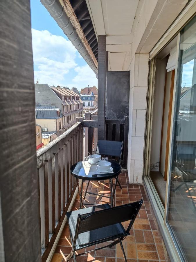 Grand Studio Hyper Centre Avec Balcon Tout Refait Mars 2025 Deauville Eksteriør bilde