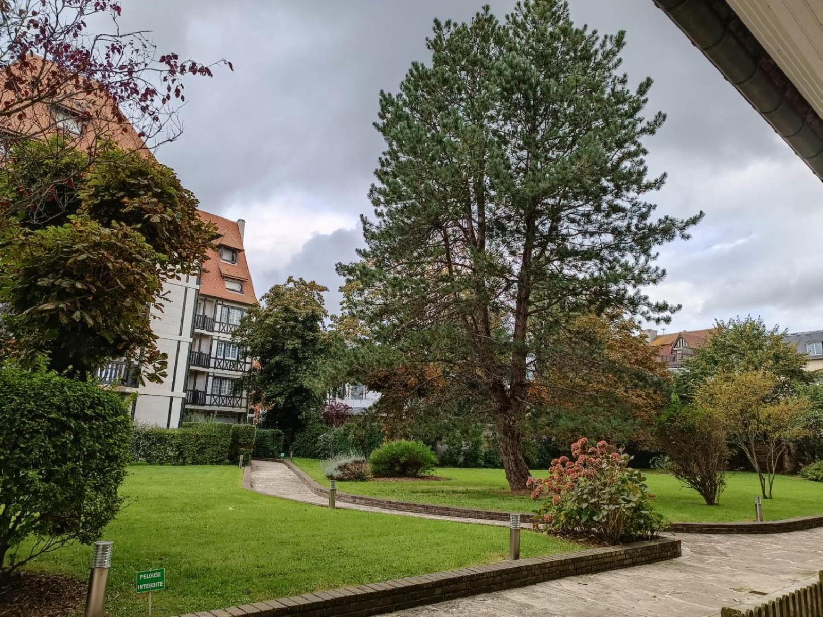 Grand Studio Hyper Centre Avec Balcon Tout Refait Mars 2025 Deauville Eksteriør bilde