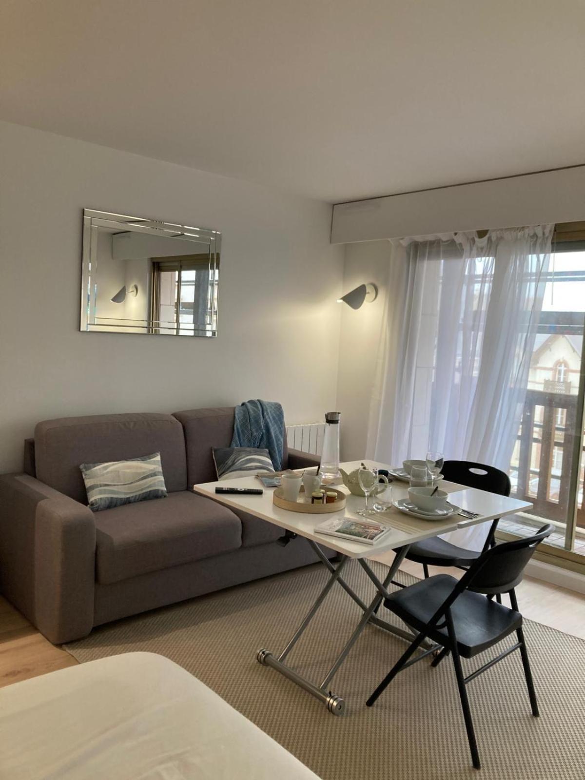 Grand Studio Hyper Centre Avec Balcon Tout Refait Mars 2025 Deauville Eksteriør bilde